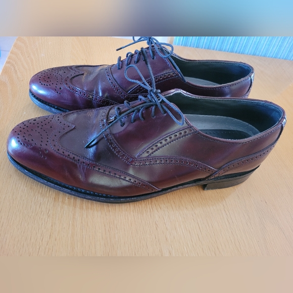 Vintage Dexter Burgundy Wingtips - Picture 3 of 3
